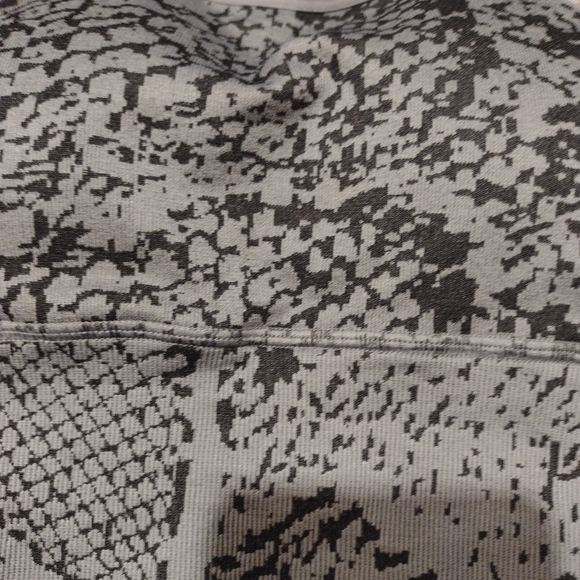 Pro-Fit Seamless Sports Bra - Picture 2 of 4